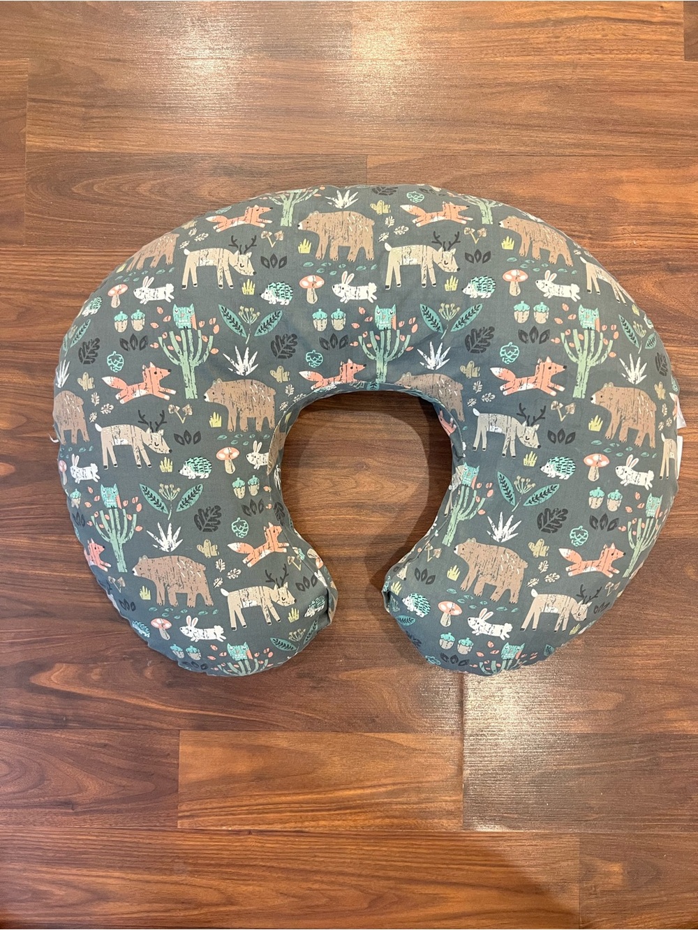 Boppy Original Feeding Support Pillow + Forest Animals Cover Nursing Pillow
